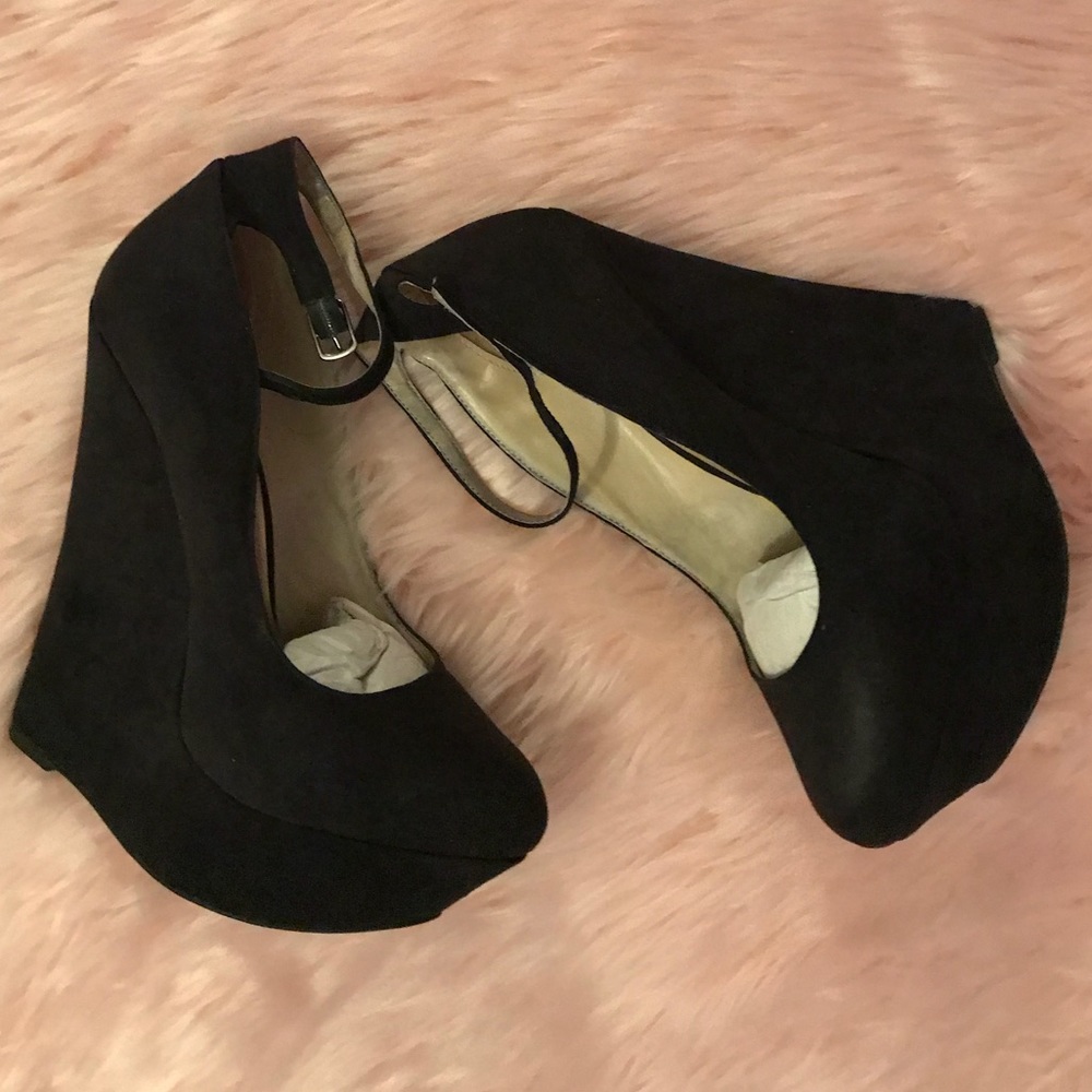 *Brand*New*JustFab Sarada Wedge